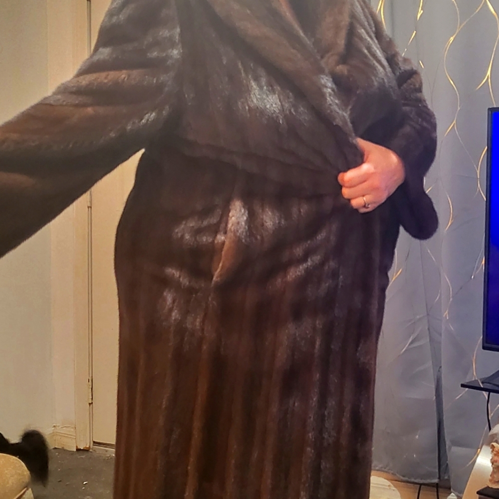 Wild caught mink coat sz 20
